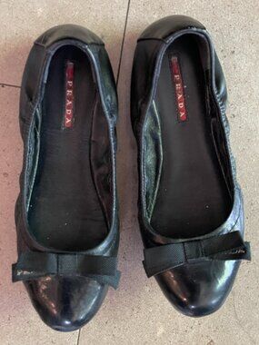 Prada Black Patent Leather Scrunch Ballet Flats Size 36